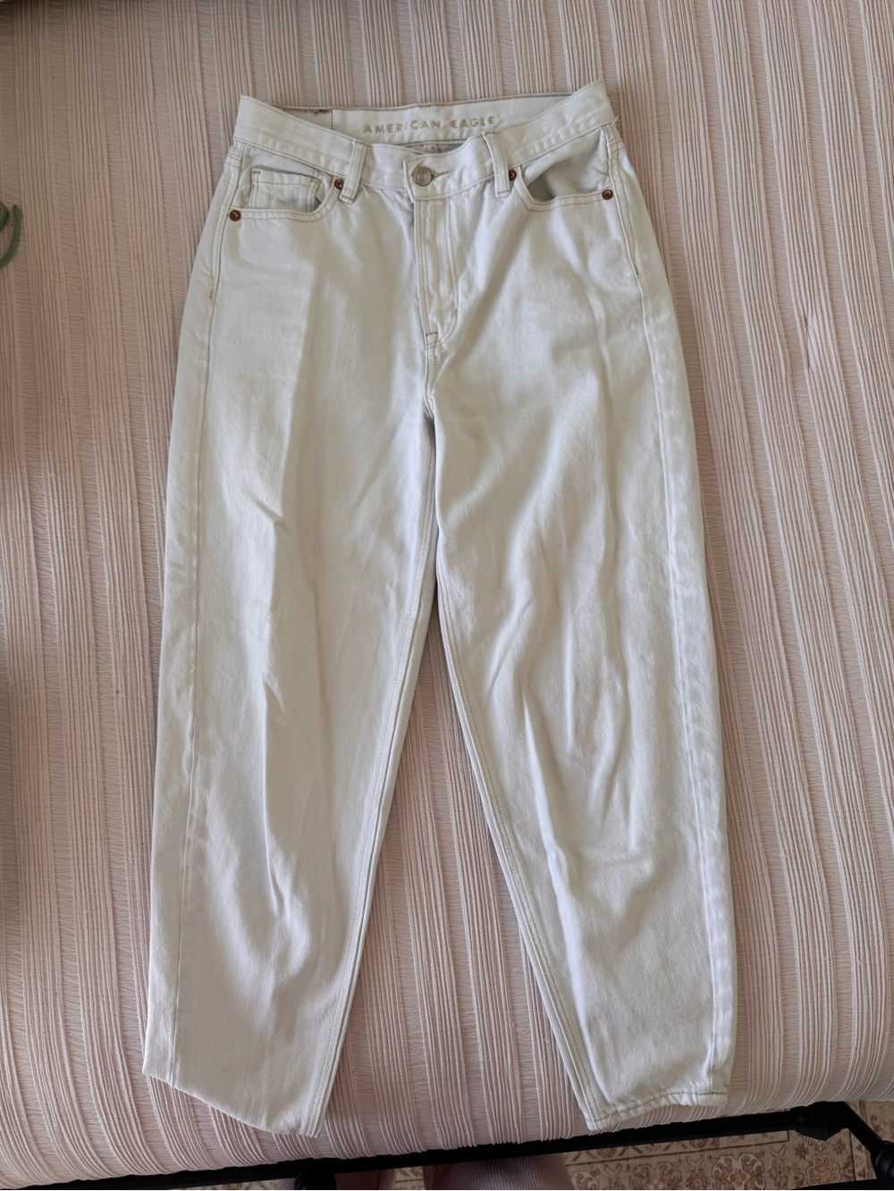 American Eagle Mom Jean